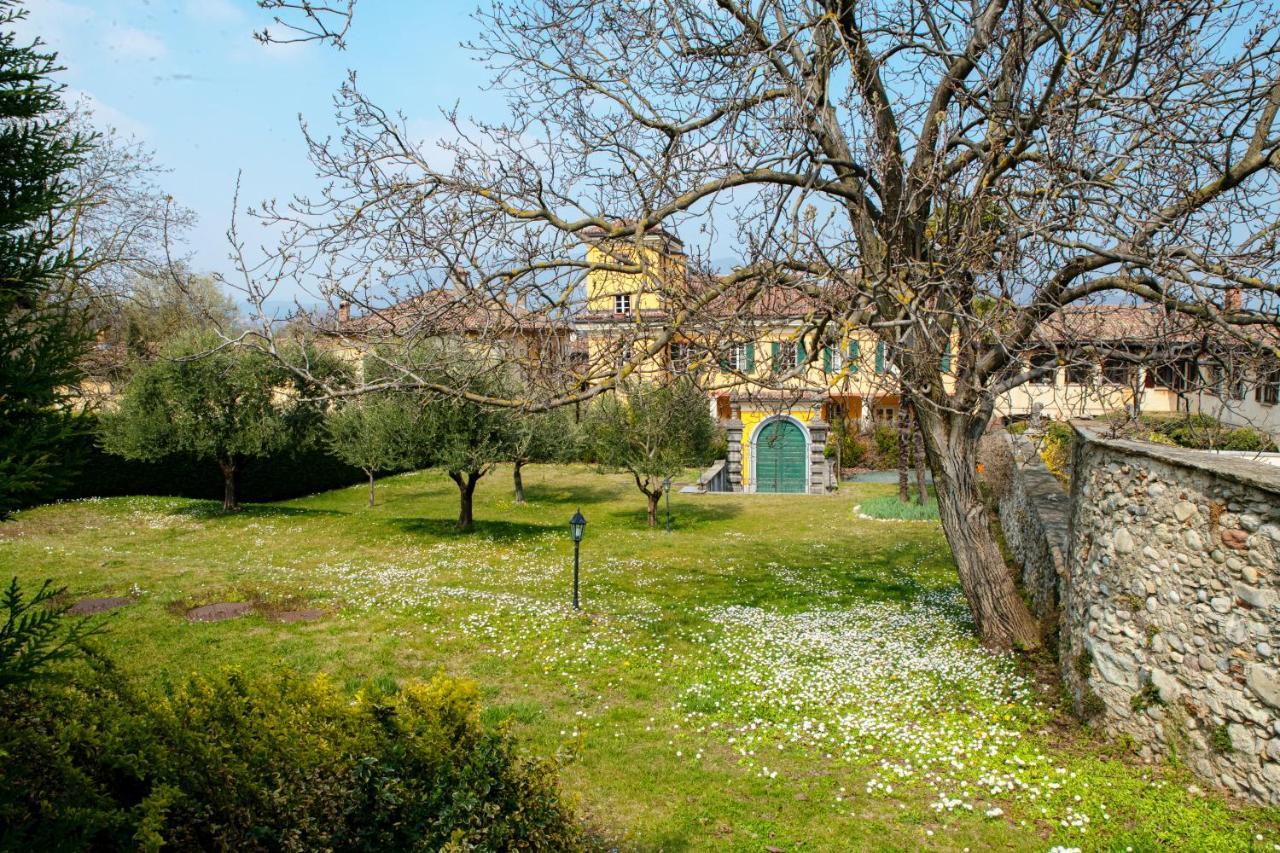 Castello Di Brusata Apartment By Quokka 360 - Romantic Flat With Pool Мендризио Экстерьер фото